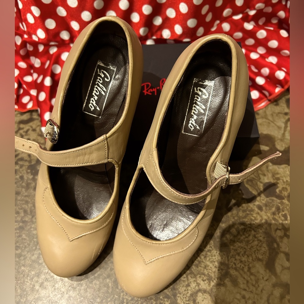 Nude Beige Flamenco Shoes Gallardo brand Size 6.5